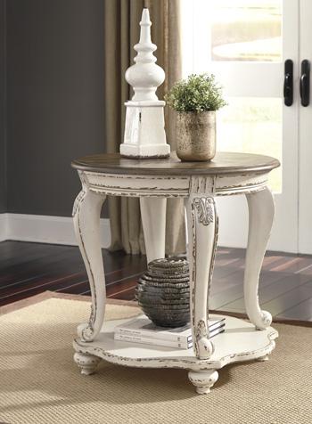 Realyn End Table Set